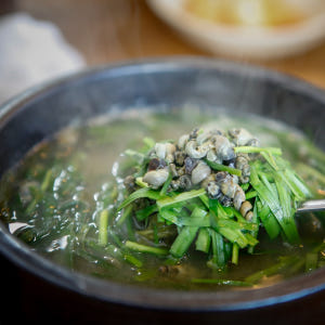 다슬기국 탕 900g 4팩 (국내산 다슬기) 낭월동 올갱이국 해장 즉석 ... 맛있게 먹은 솔직 후기 - 상품 이미지 1