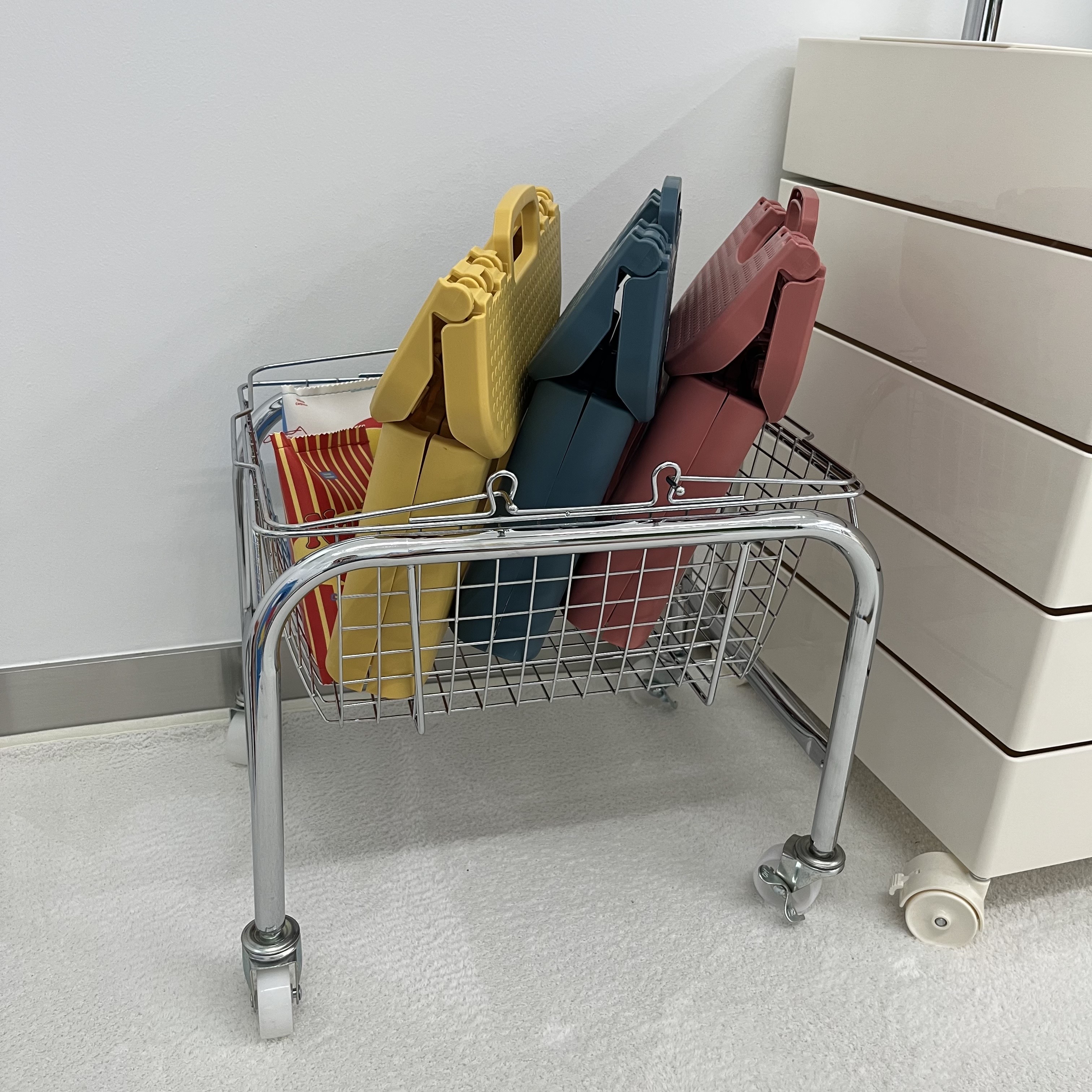 [안전잠금] 접이식의자 간이 폴딩체어 접는 보조 플라스틱의자