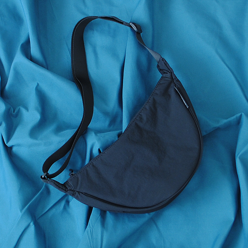 반달 여행용 크로스백 미니 슬링백 핸드폰 가벼운 유럽 일본 해외 여행 가방-타루