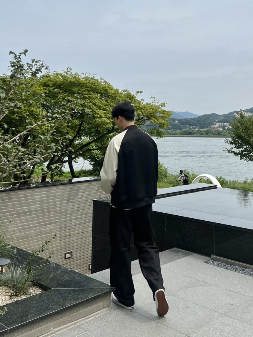 FC910D17-5986-4011-BCC3-3E027B0BA942