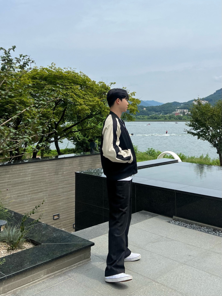 DAA89B92-3E6F-4D20-B889-8C63965942D4