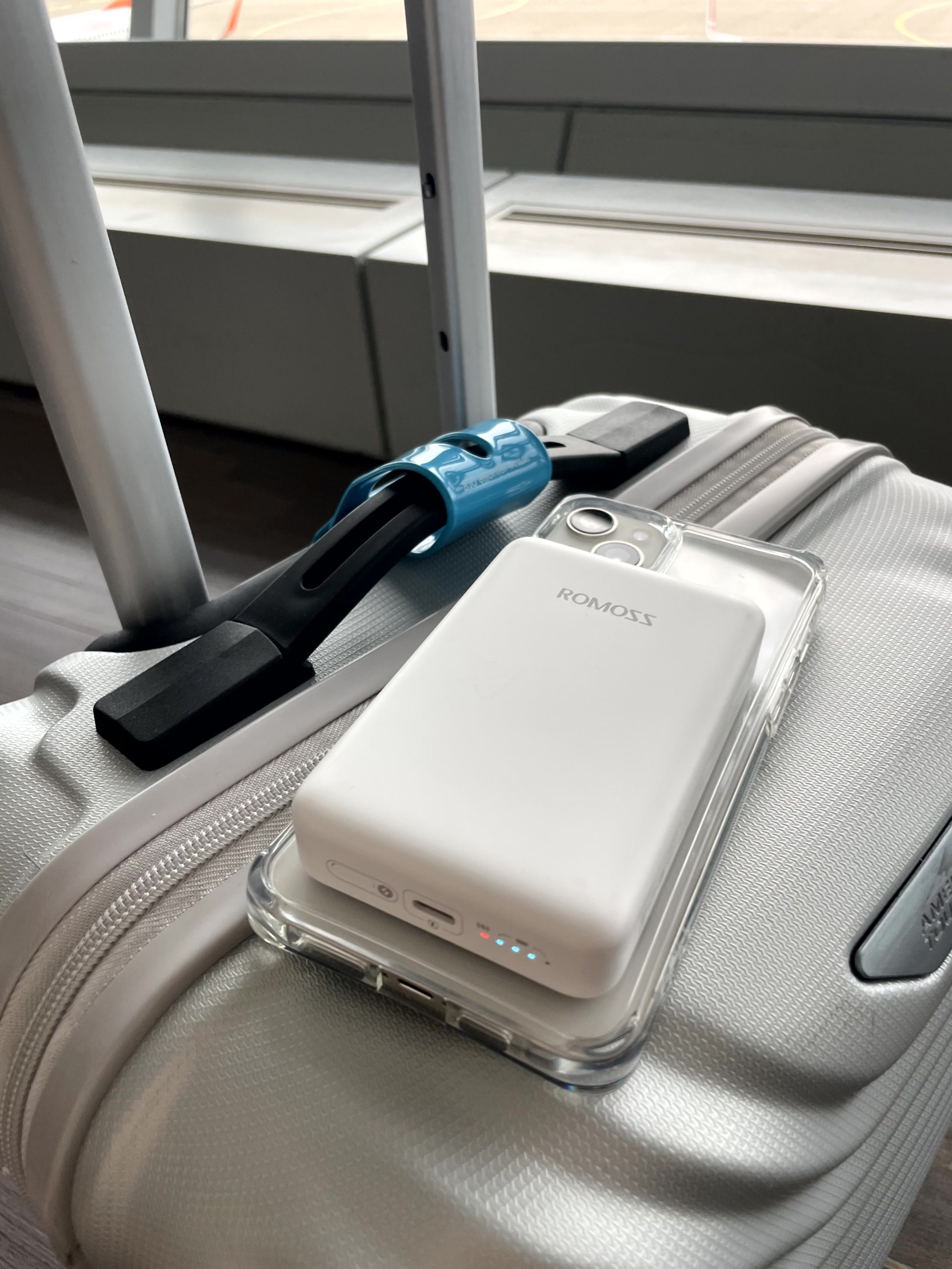 로모스 WSC10 마그네틱 맥세이프 호환 고속 유선 무선충전 보조배터리 18W 10000mAh