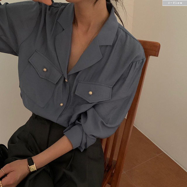 더드 금장버튼 카라 브이넥 새틴 블라우스 4col 가을 봄 포켓 하객 제이플로우 - 상품 이미지