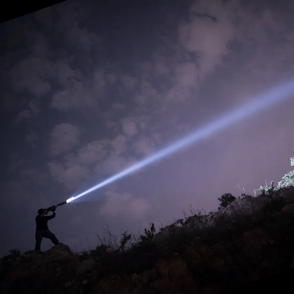 TF70 사냥용 써치라이트 LED 집중광 휴대용 군용 전술 사냥 써치 후레쉬 손전등 랜턴