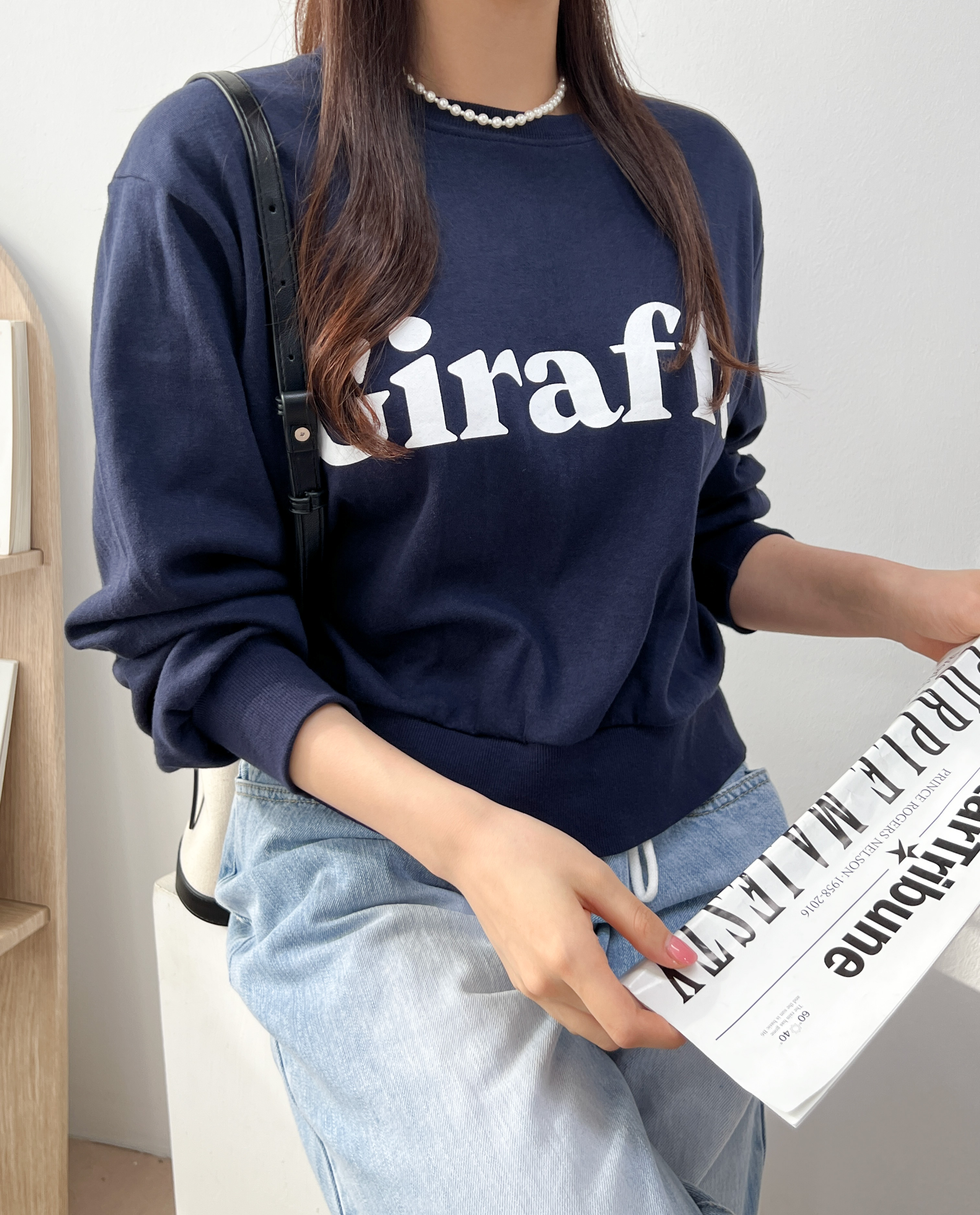 지레프 루즈핏 레터링 나염 세미크롭 맨투맨 티셔츠 - 상품 이미지