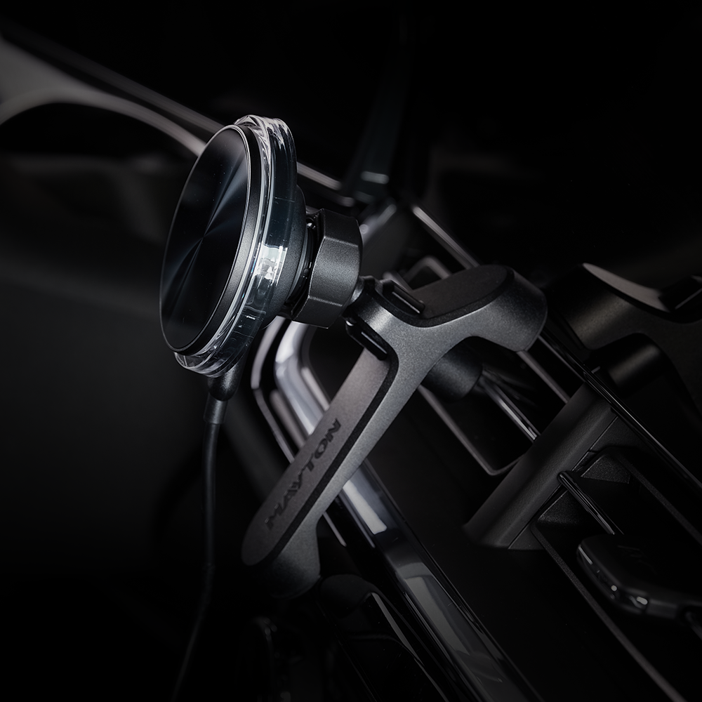 메이튼 맥세이프 차량용 핸드폰 거치대 고속 무선 충전 아이폰 자석 고충 i