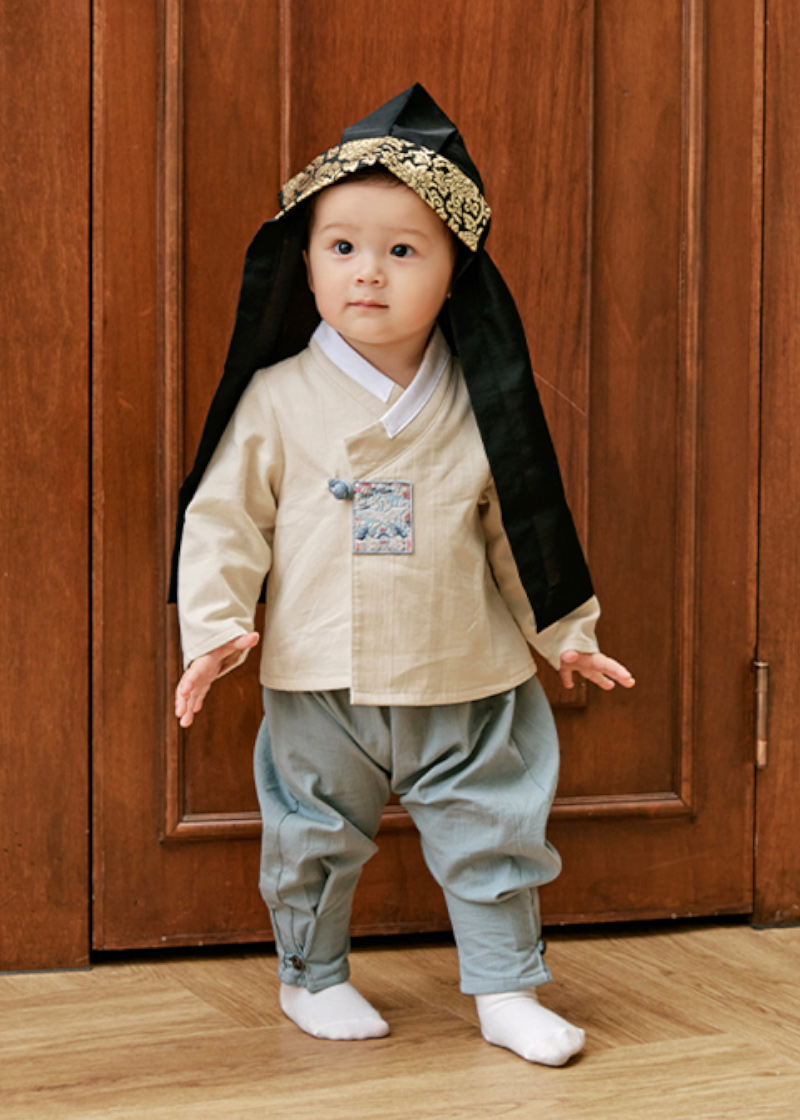 44060333552898318 1878024662