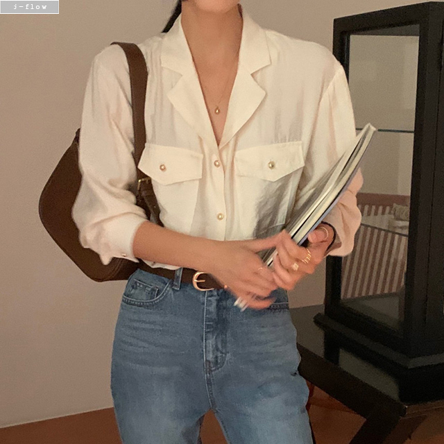 더드 금장버튼 카라 브이넥 새틴 블라우스 4col 가을 봄 포켓 하객 제이플로우 - 상세 이미지 2