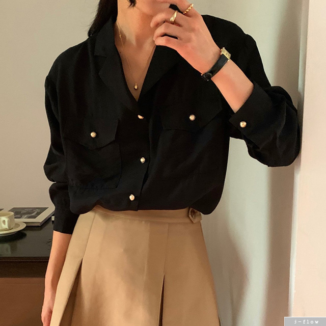 더드 금장버튼 카라 브이넥 새틴 블라우스 4col 가을 봄 포켓 하객 제이플로우 - 상세 이미지 4