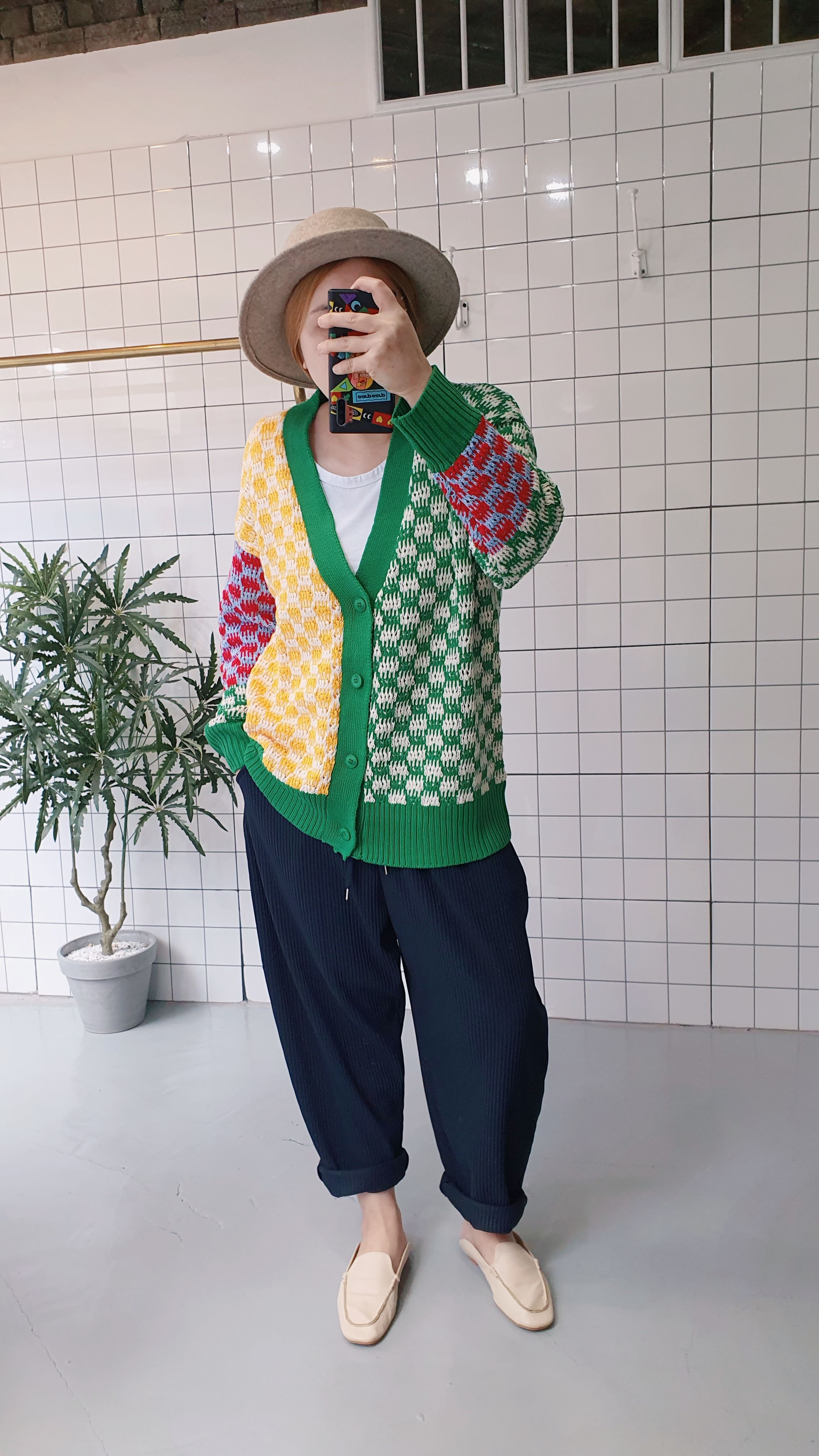 남여공용 언발 배색 니트 가디건 이미지 3