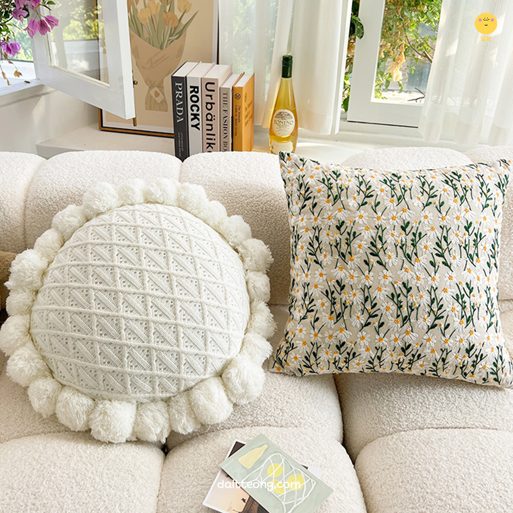 달떵 화이트 플라워 니트 원형 쿠션 북유럽 거실 쇼파쿠션 인테리어