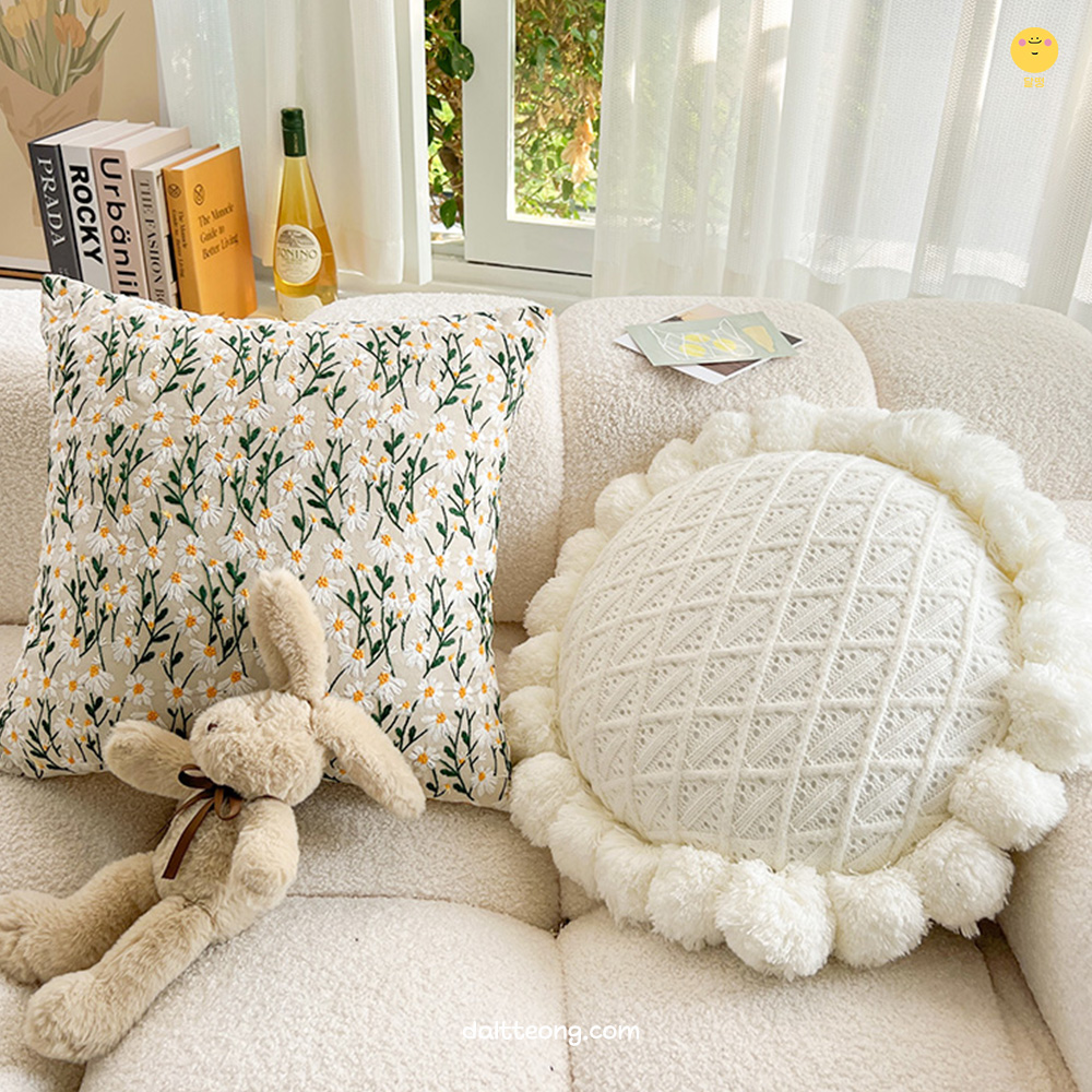 달떵 화이트 플라워 니트 원형 쿠션 북유럽 거실 쇼파쿠션 인테리어