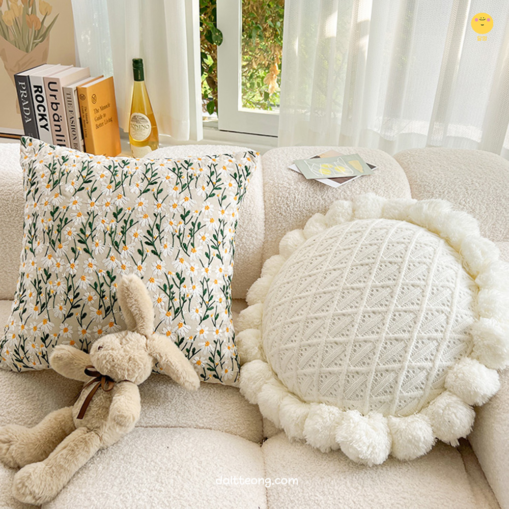 달떵 화이트 플라워 니트 원형 쿠션 북유럽 거실 쇼파쿠션 인테리어