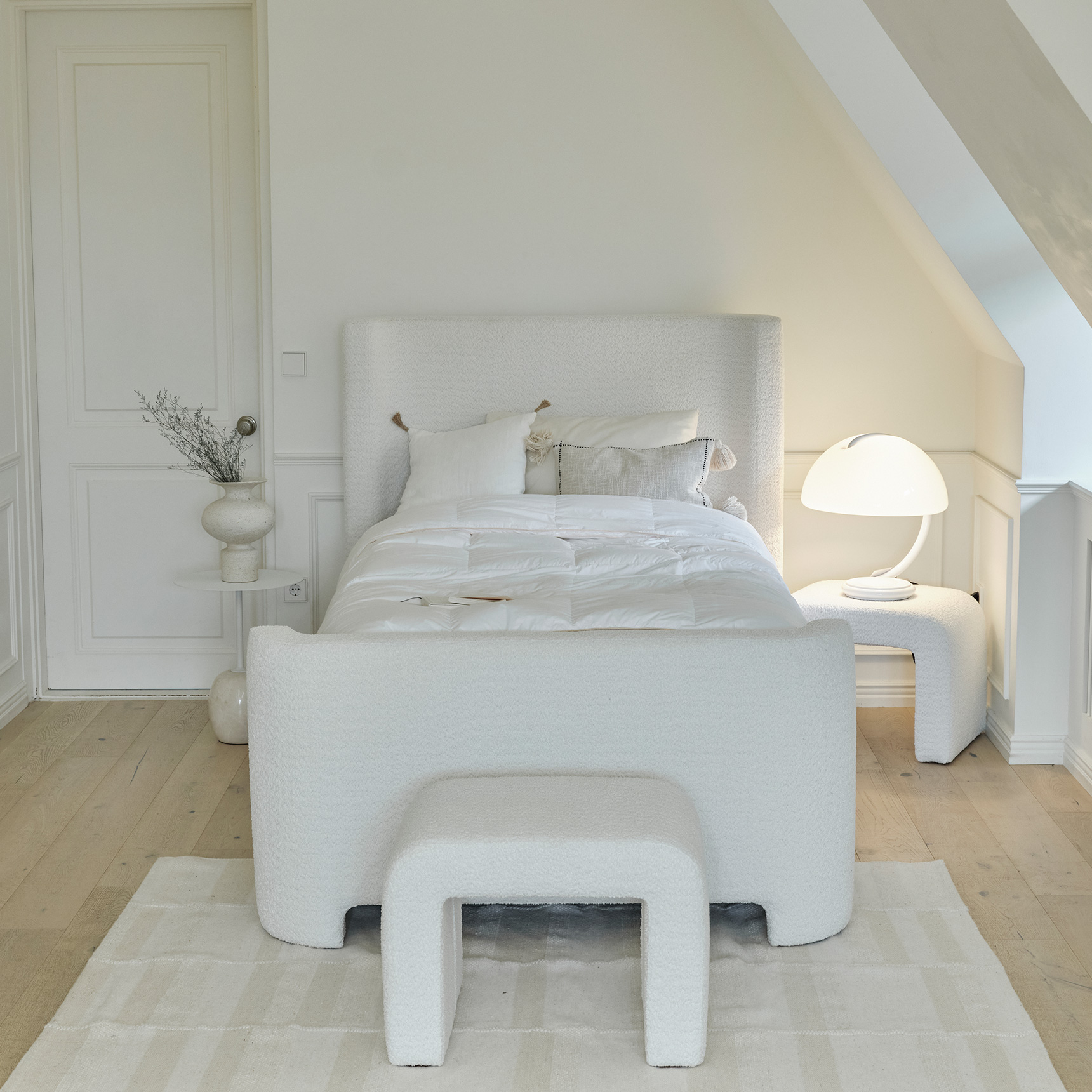 슬립퍼 커브 패브릭 침대 프레임 D/Q 퀸 사이즈 침대