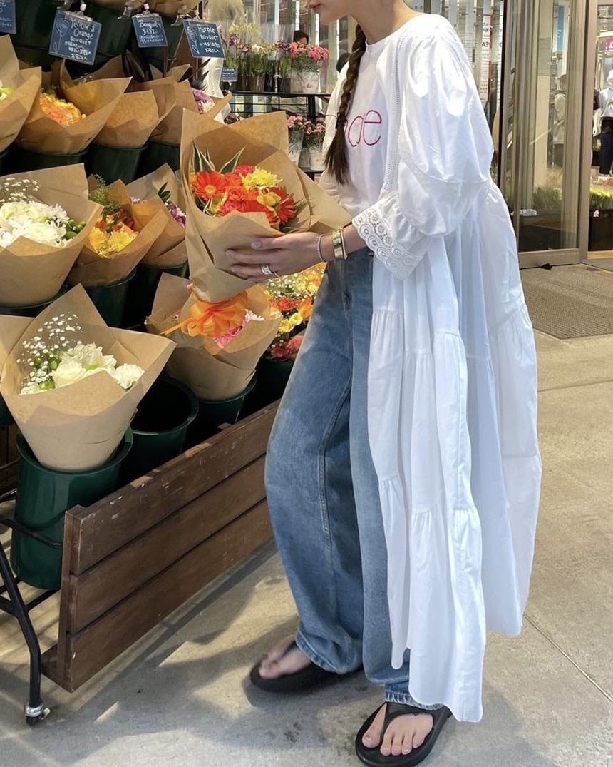 아웃핏 하쉬 데님 시즌리스 일자핏 청바지 와이드 팬츠 중청 여성 바지 이미지 4
