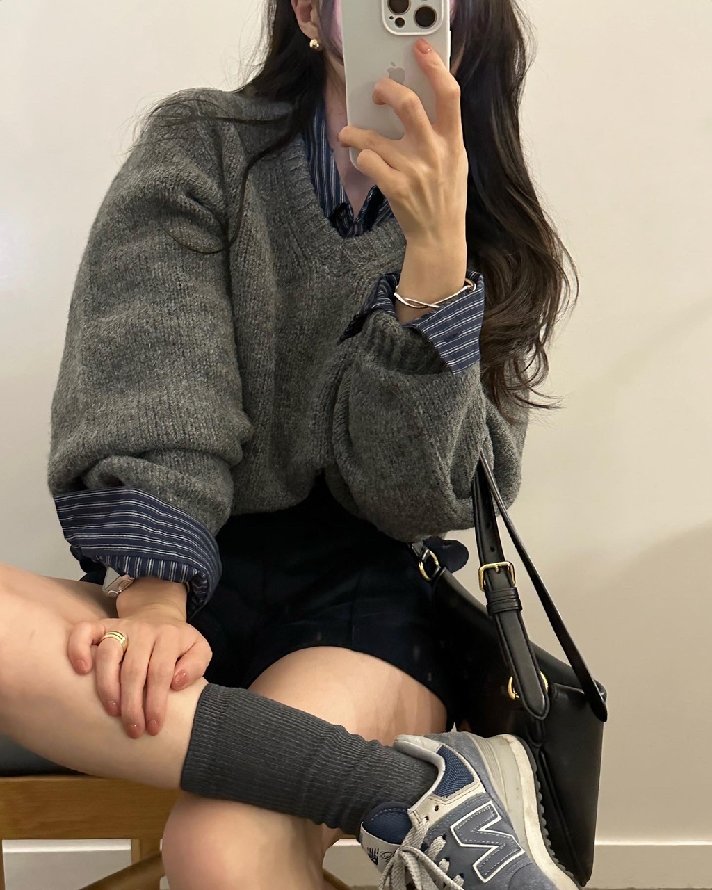 투얼 여성 긴팔 겨울 오버핏 루즈핏 브이넥 모헤어 니트 이미지 1