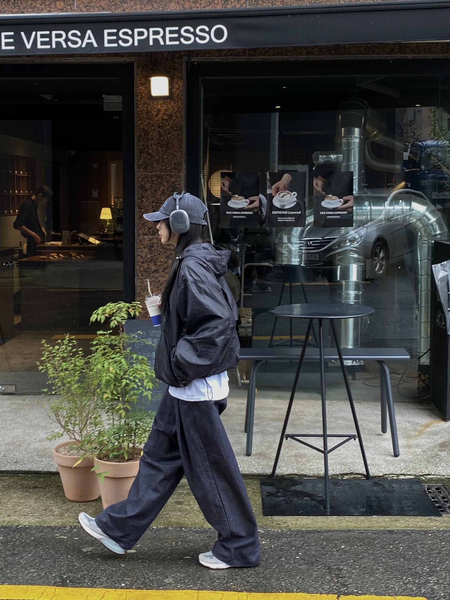 문즈 핀턱 뒷 밴딩 이염없는 논페이드 와이드 벌룬 데님 / S - M / 뒷 밴딩 여유로운 폼 벌룬한 상세 이미지 60