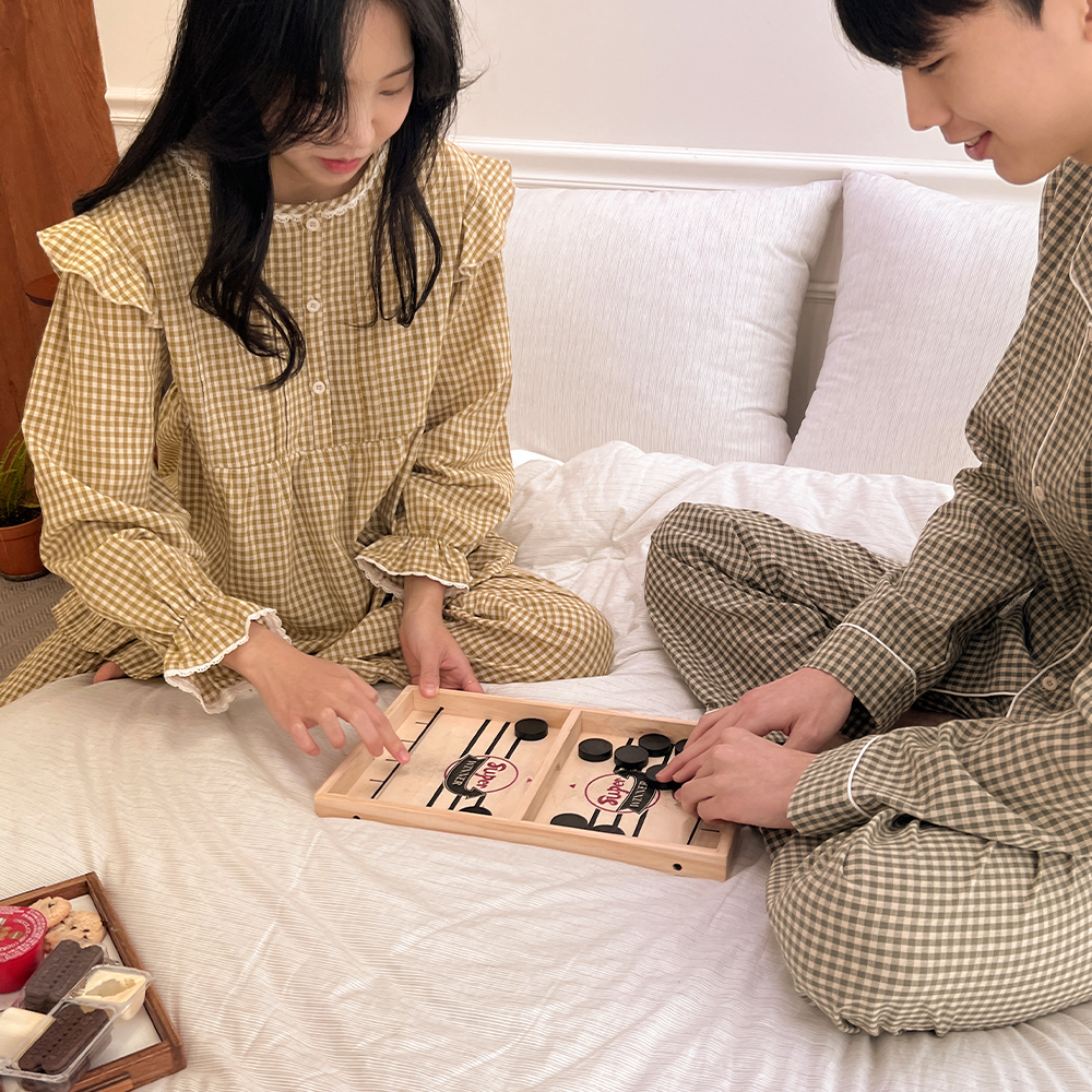 로맨틱 체크 프릴 커플잠옷 긴팔파자마 4color - 상품 이미지