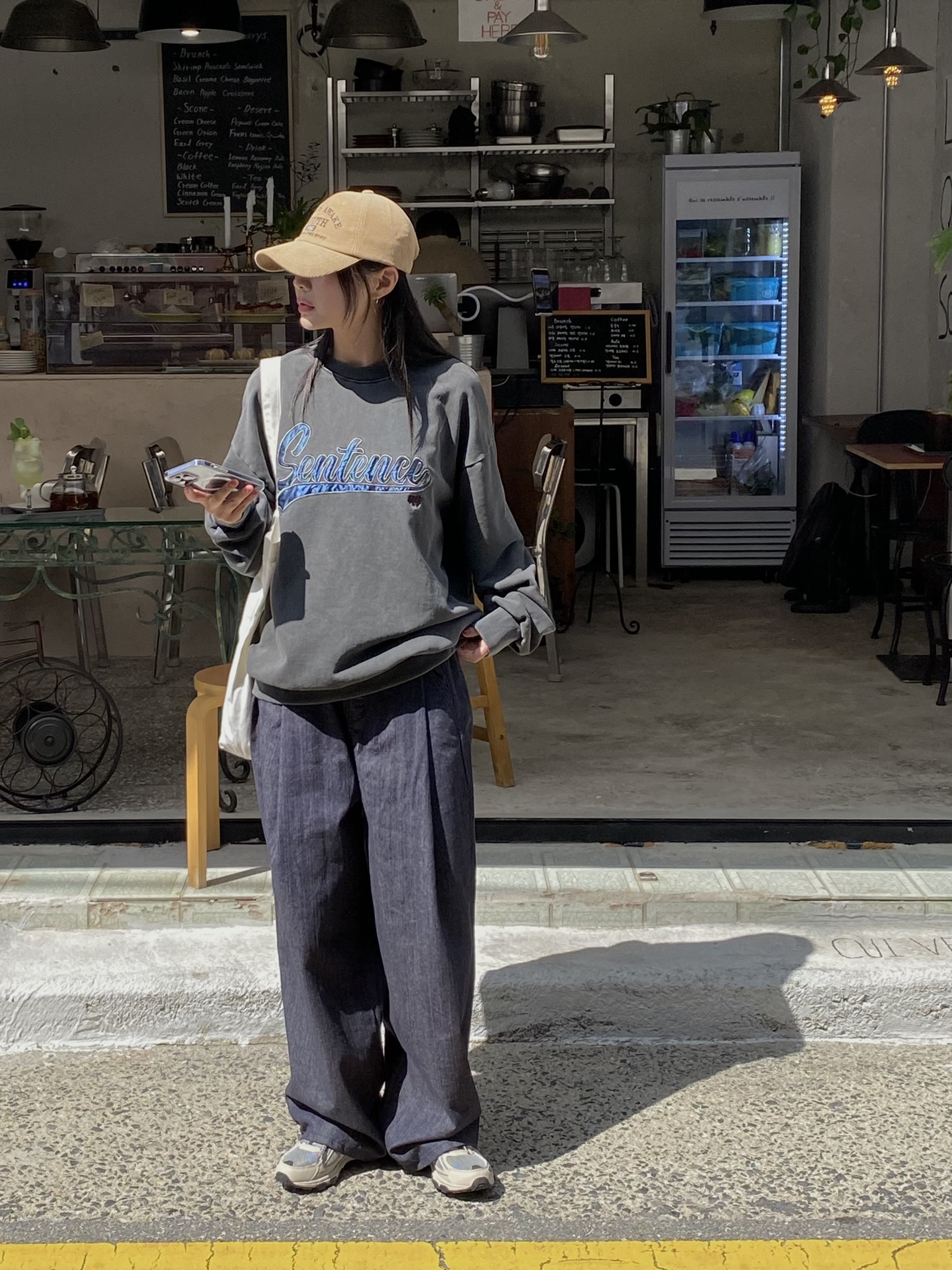 문즈 핀턱 뒷 밴딩 이염없는 논페이드 와이드 벌룬 데님 / S - M / 뒷 밴딩 여유로운 폼 벌룬한 상세 이미지 12