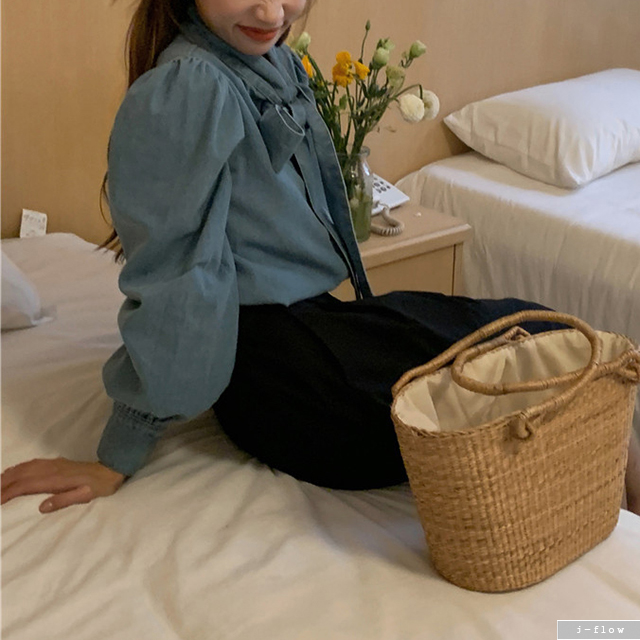 브린즈 리본 매듭 데님 퍼프 블라우스 1col 봄 가을 코튼 루즈핏 로맨틱 제이플로우 이미지 7