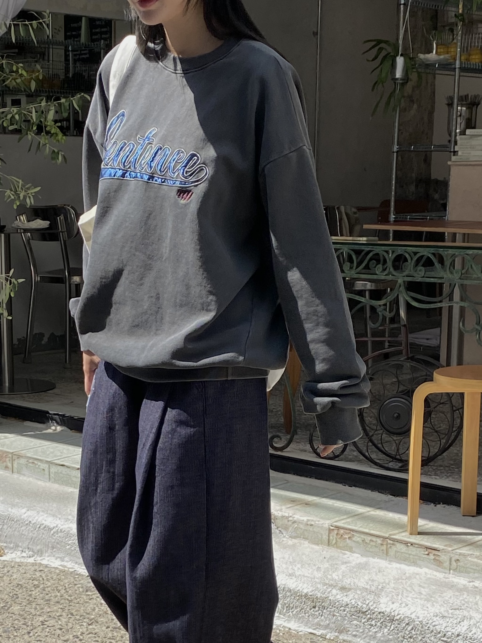 문즈 핀턱 뒷 밴딩 이염없는 논페이드 와이드 벌룬 데님 / S - M / 뒷 밴딩 여유로운 폼 벌룬한 상세 이미지 8