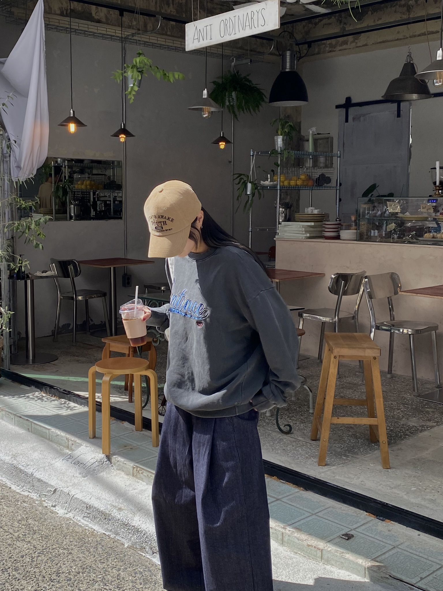 문즈 핀턱 뒷 밴딩 이염없는 논페이드 와이드 벌룬 데님 / S - M / 뒷 밴딩 여유로운 폼 벌룬한 상세 이미지 23