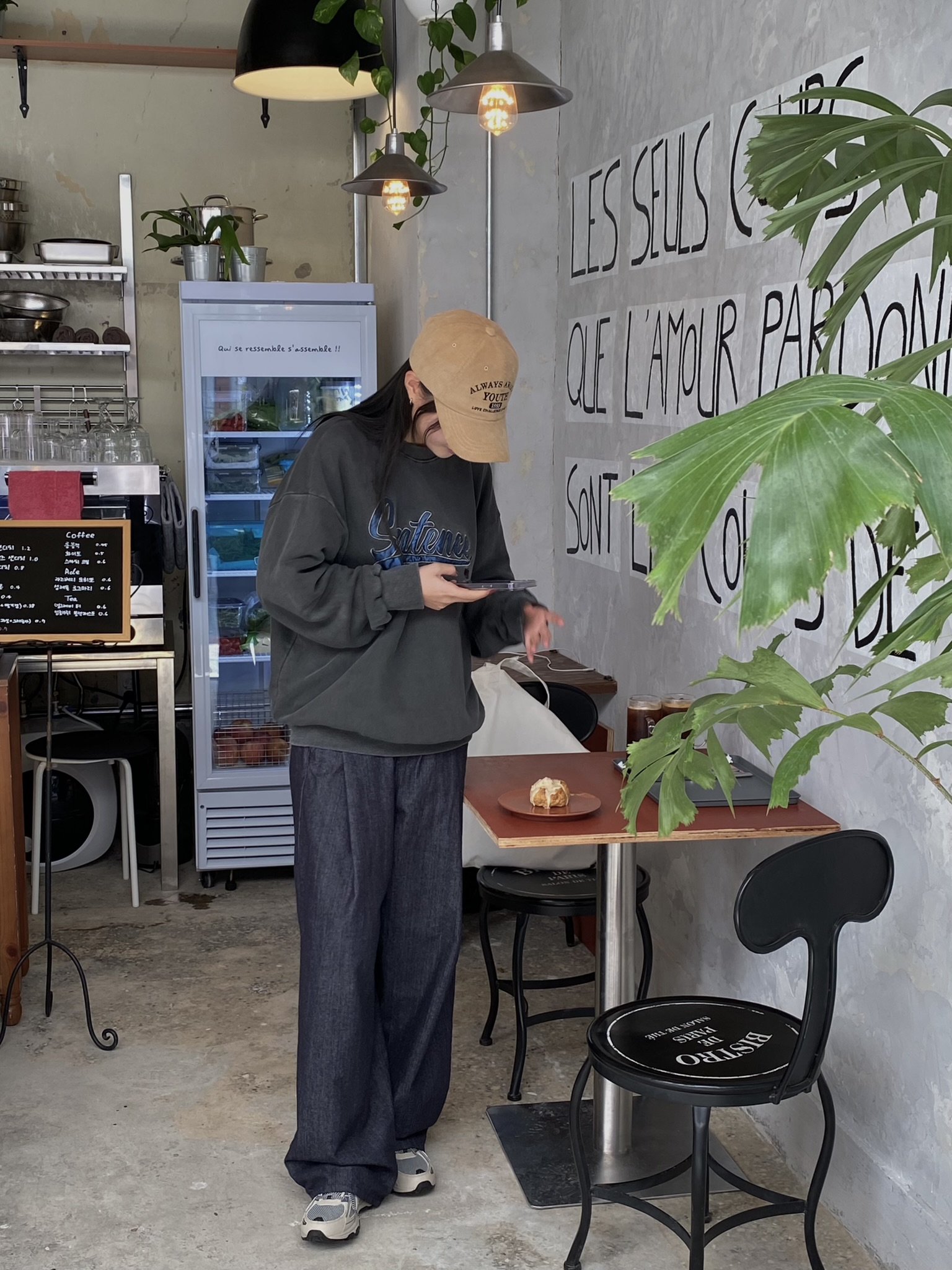 문즈 핀턱 뒷 밴딩 이염없는 논페이드 와이드 벌룬 데님 / S - M / 뒷 밴딩 여유로운 폼 벌룬한 상세 이미지 14