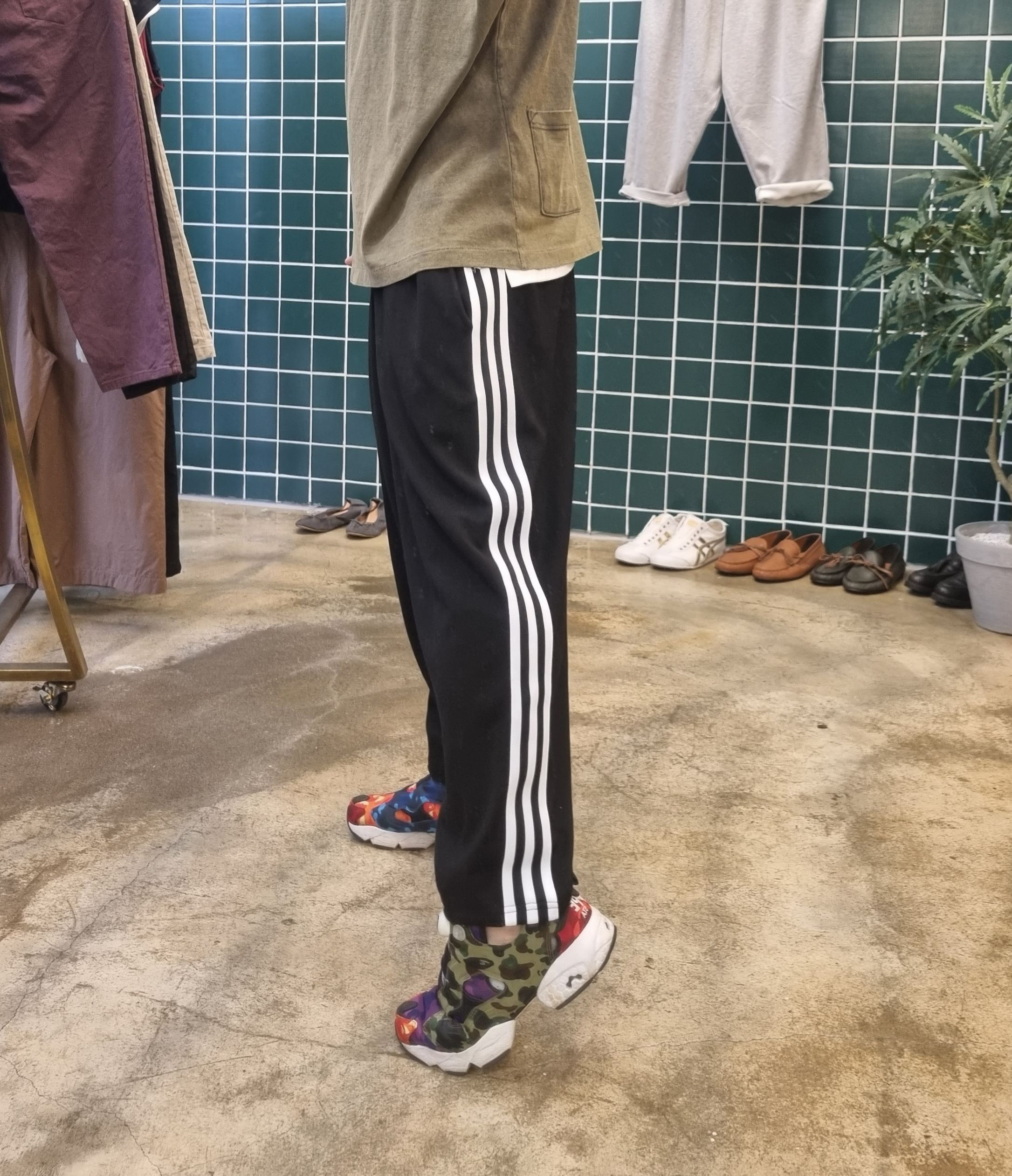 (무배) 와이드 두줄 면 트레이닝 배기바지 - 상세 이미지 4