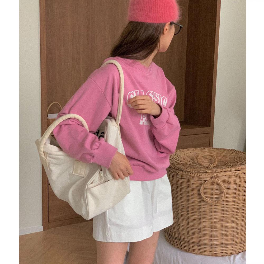 (바로배송) 오버무드 여성 가을 신상 클래식 레터링 쭈리 소프트원단 라운드넥 핑크 맨투맨 3color - 상품 이미지