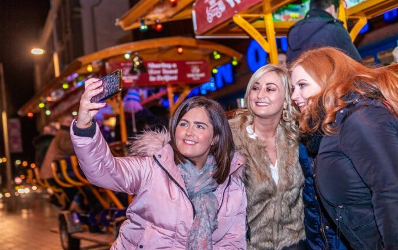 영국 런던 또는 벨파스트 위 토스트 투어: 오리지널 맥주 & 프로세코 자전거 투어 이미지 3