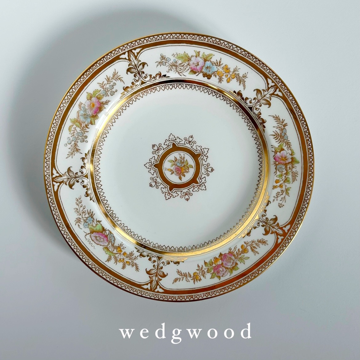 웨지우드그릇 골드 레어빈티지 영국 수입 앤틱 파스타접시 앞접시