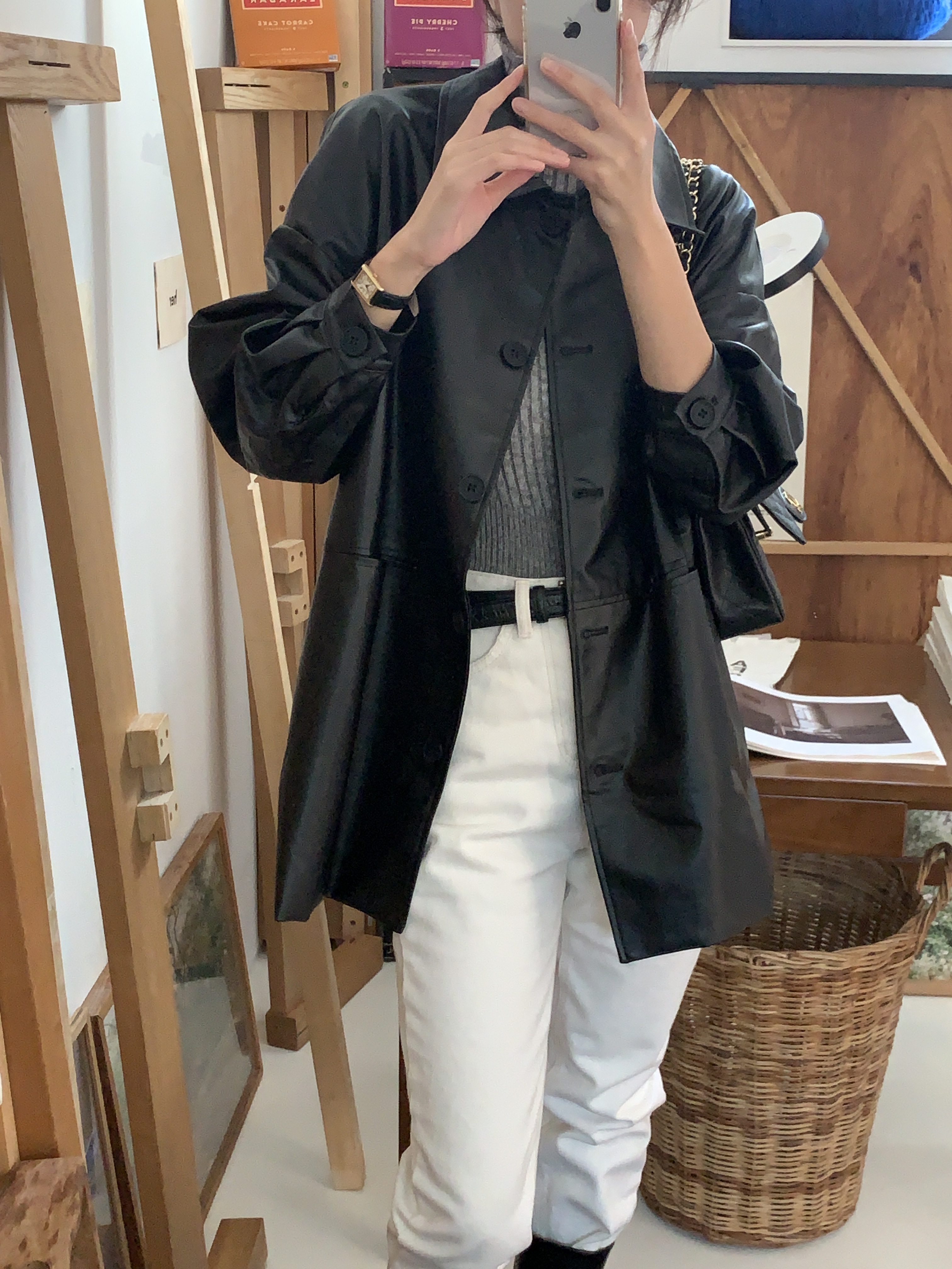 플라잉 레더 베이직 무광 루즈핏 가죽 버튼 단추 카라 포켓 하프 라이더 자켓 코트 - 상세 이미지 2