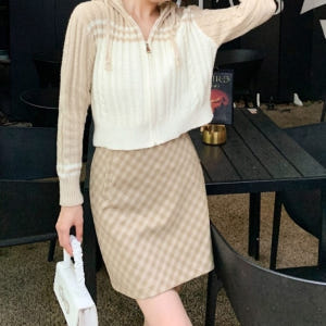 올드머니룩컬러 후드니트집업 숏가디건 꽈배기배색 크롭가디건 여자여자몰 착용 후기 | 사이즈/핏 총정리 - 상품 이미지 4