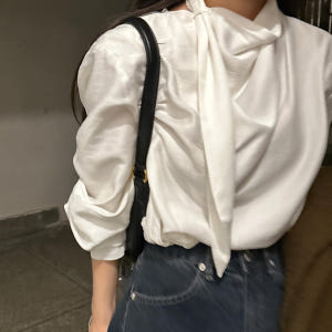 뮤러 여성 가을 겨울 긴팔 리본 타이 셔링 새틴 스카프 루즈핏 오버핏 블... 착용 후기 | 사이즈/핏 총정리 - 상품 이미지 2