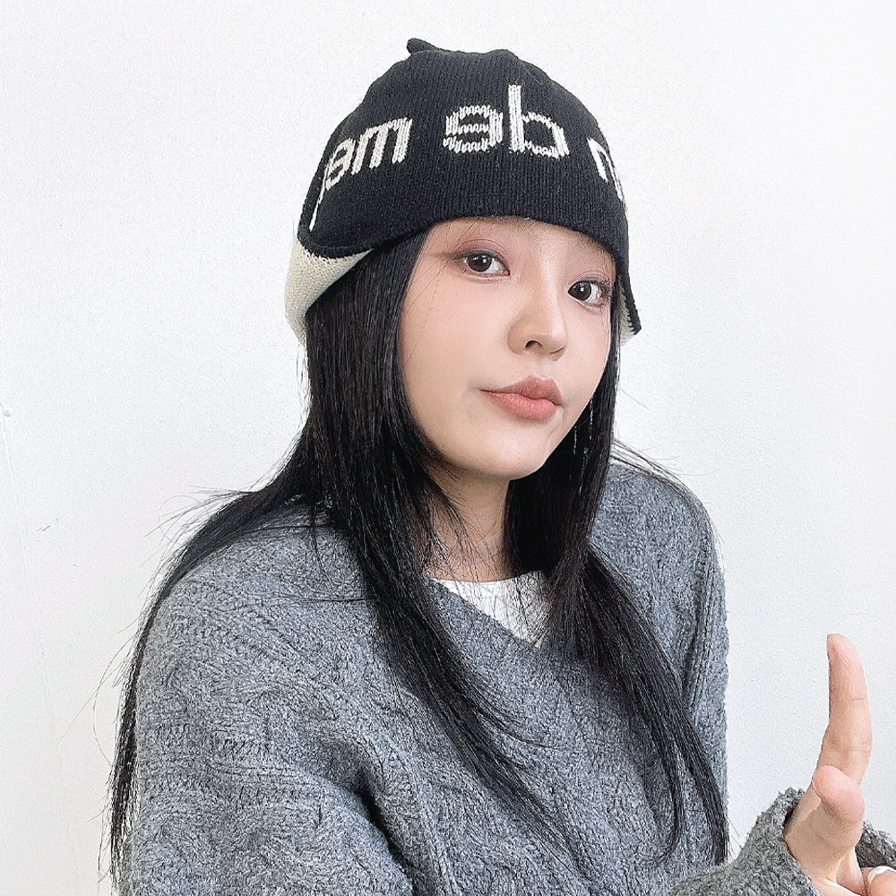 메종드메르시 레터링 여성 겨울 방한 니트 이어플랩 비니 귀마개 귀달이모자