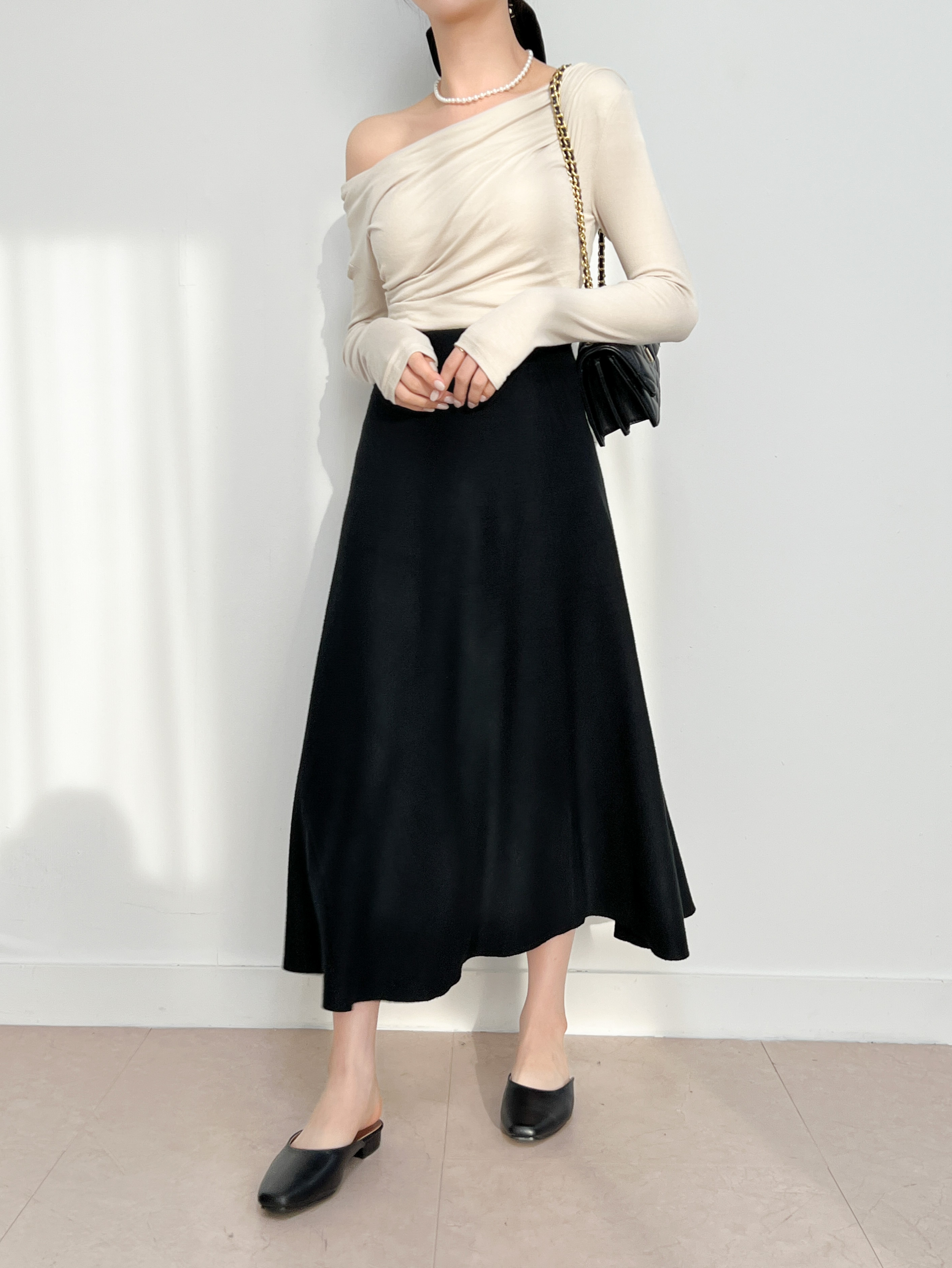 르네 찰랑 드레이프 셔링 훌 긴팔 티셔츠 - 상세 이미지 3