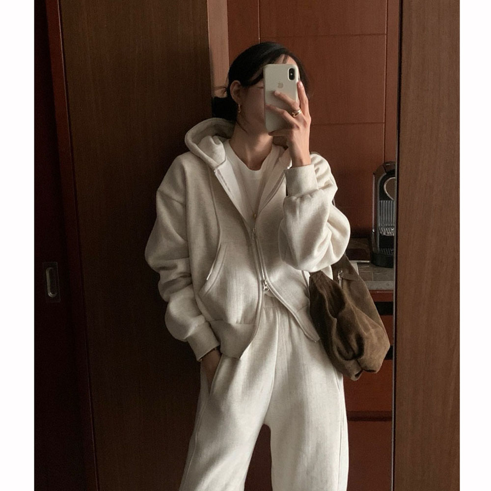 (세트가격,별도가능) 오버무드 여성 겨울 신상 투웨이 집업 밑단 스트링 와이드 팬츠 양기모 후드 집업 트레이닝 세트 4color - 상세 이미지 3