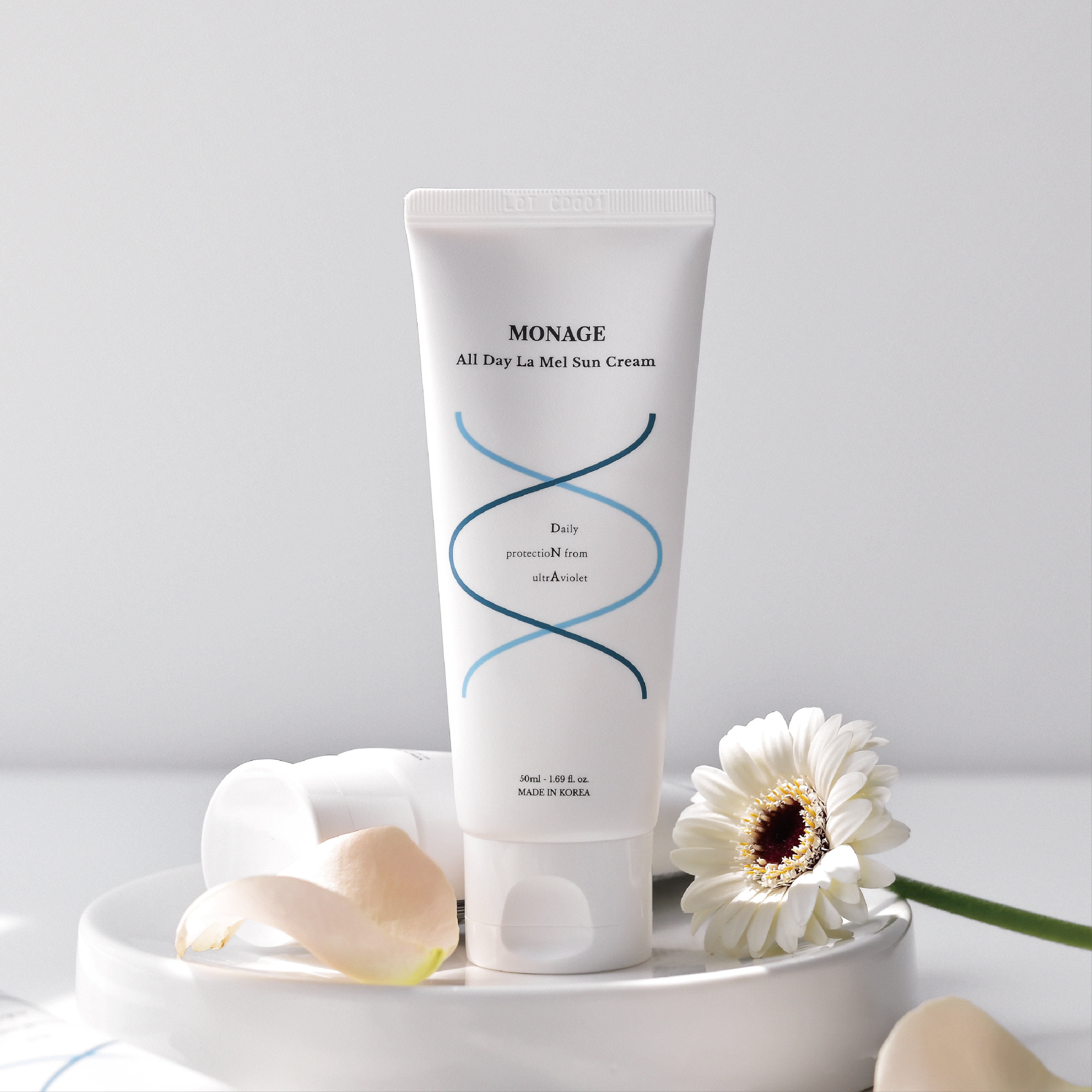 넾다 x 모나쥬 올데이 라멜 썬크림 논나노 무기자차 SPF 50+ 비건 부드러운 발림성 촉촉 수분 눈시림X 백탁X 끈적임X 기름짐X  UV 자외선 차단 - 상세 이미지 5
