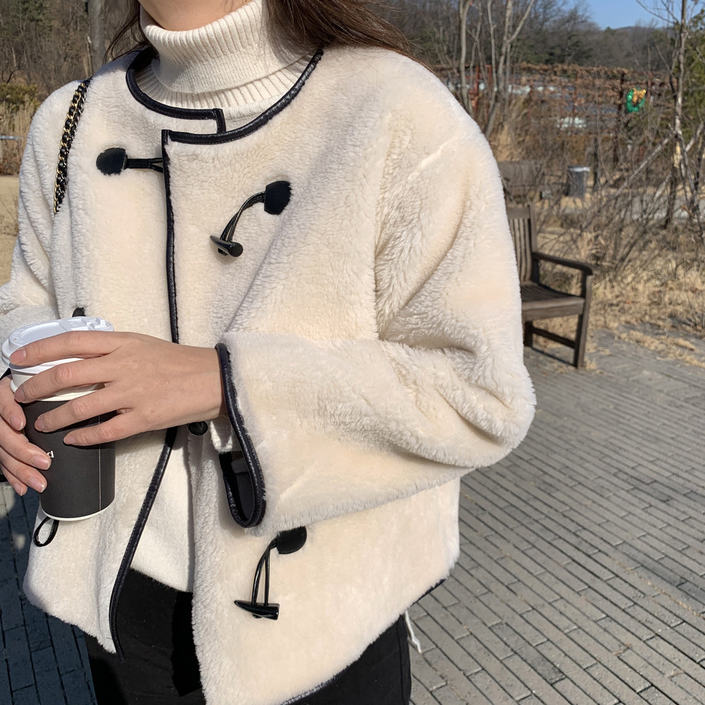 오버핏 노카라 뽀글이 더플코트 양털 여성 무스탕 숏 떡볶이코트 부클 여자 하프코트 반코트 제품 이미지
