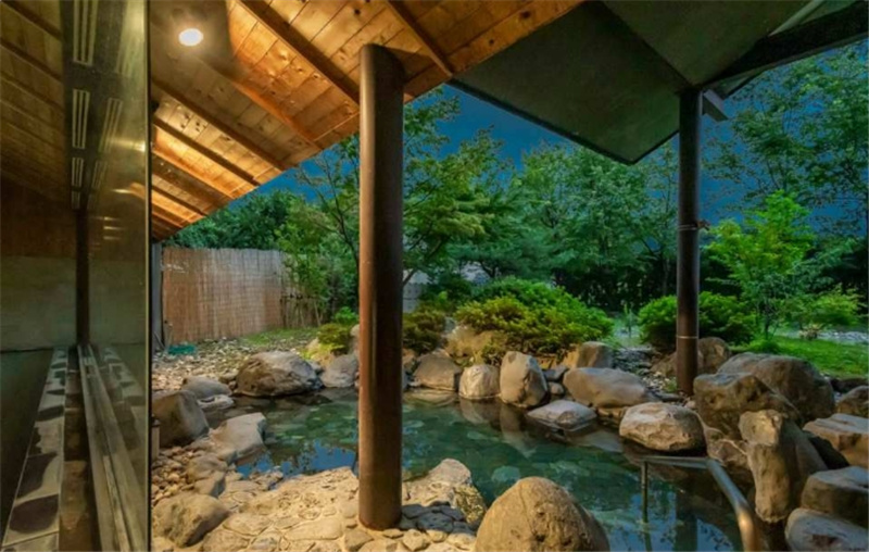 간토 나가노 수효온천 2일 투어｜기타야츠가타케 주효 로프웨이 & 지옥계곡 원숭이공원 눈원숭이탕 & 구사쓰 온천 유바타 & 스와타이샤 신사 & 과일공원 딸기 따기｜도쿄 신주쿠 출발 이미지 4