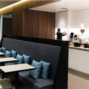 영국 런던 히드로 공항 라운지 서비스 (Plaza Premium Loun... 솔직 후기 | 실사용자 리뷰 분석 - 상품 이미지 3