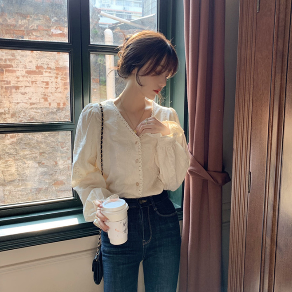 예식장옷차림 친구 결혼식 하객룩 소개팅 복장 러플 블라우스 이미지