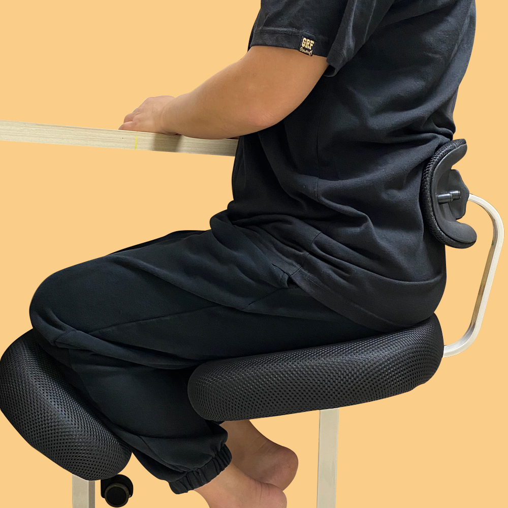 바른 자세교정 무릎의자 디스크 허리보호 좌골신경통 전용의자 올곧은