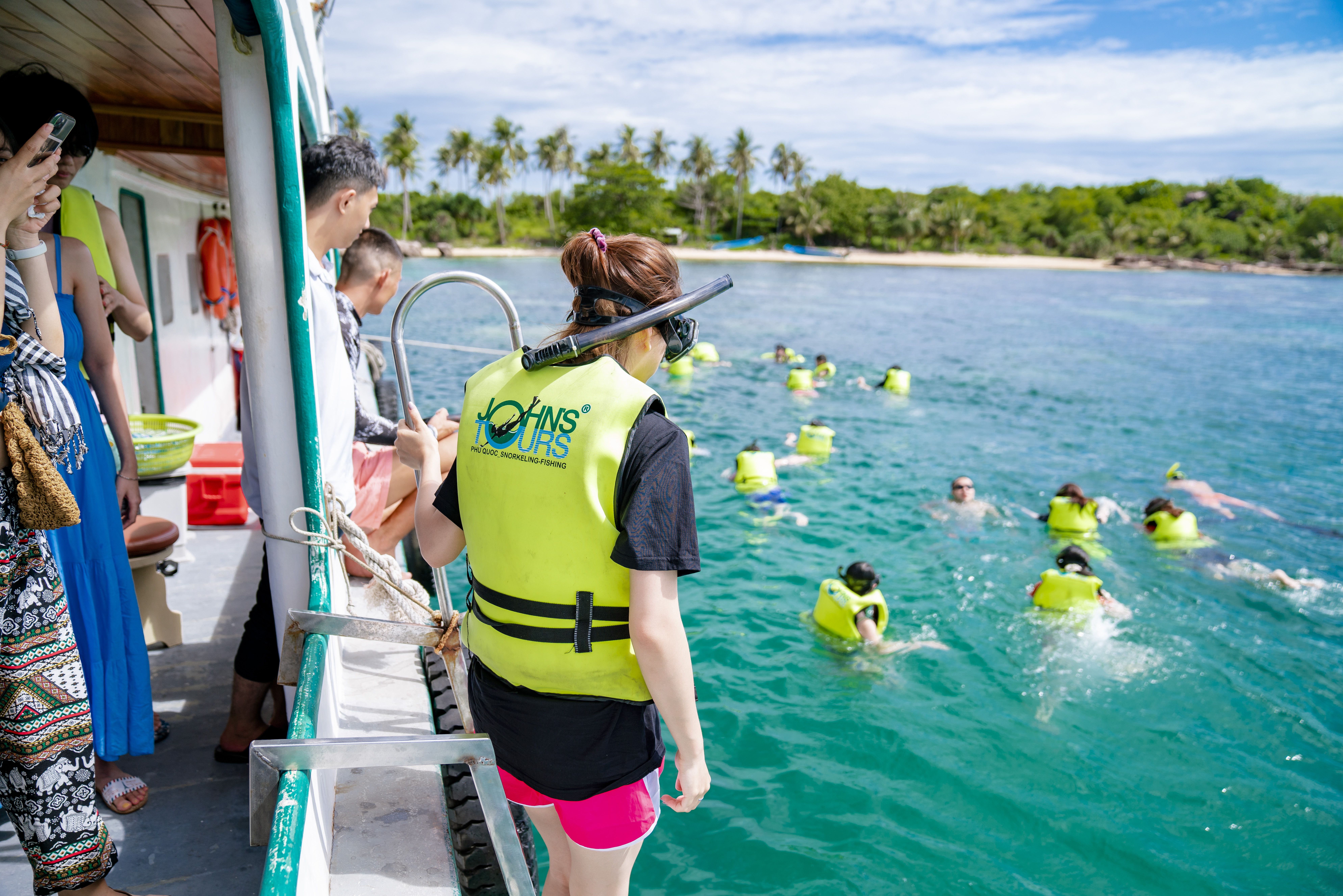 푸꾸옥 호핑투어 존스투어 3섬 스피드보트 스노쿨링 투어 (Cano Trip)