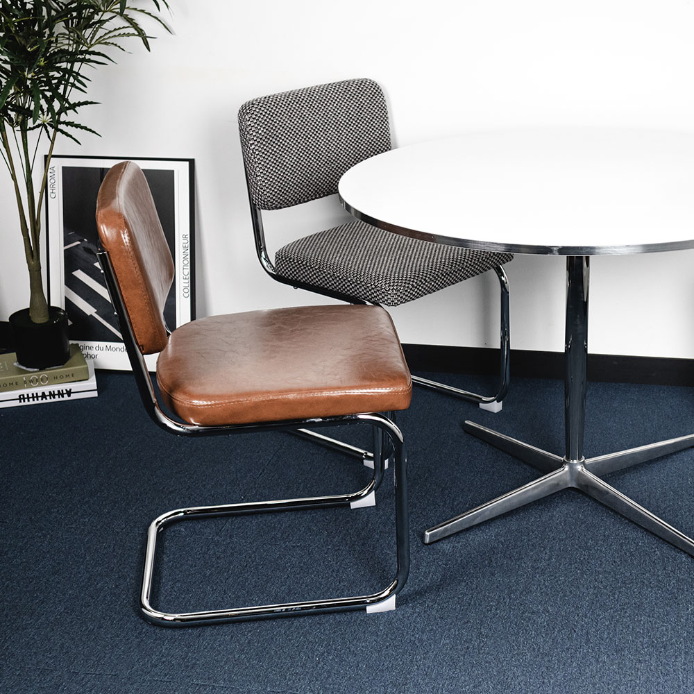 가죽의자 미드센추리 인테리어 철제 의자 캔틸레버 세스카 체어