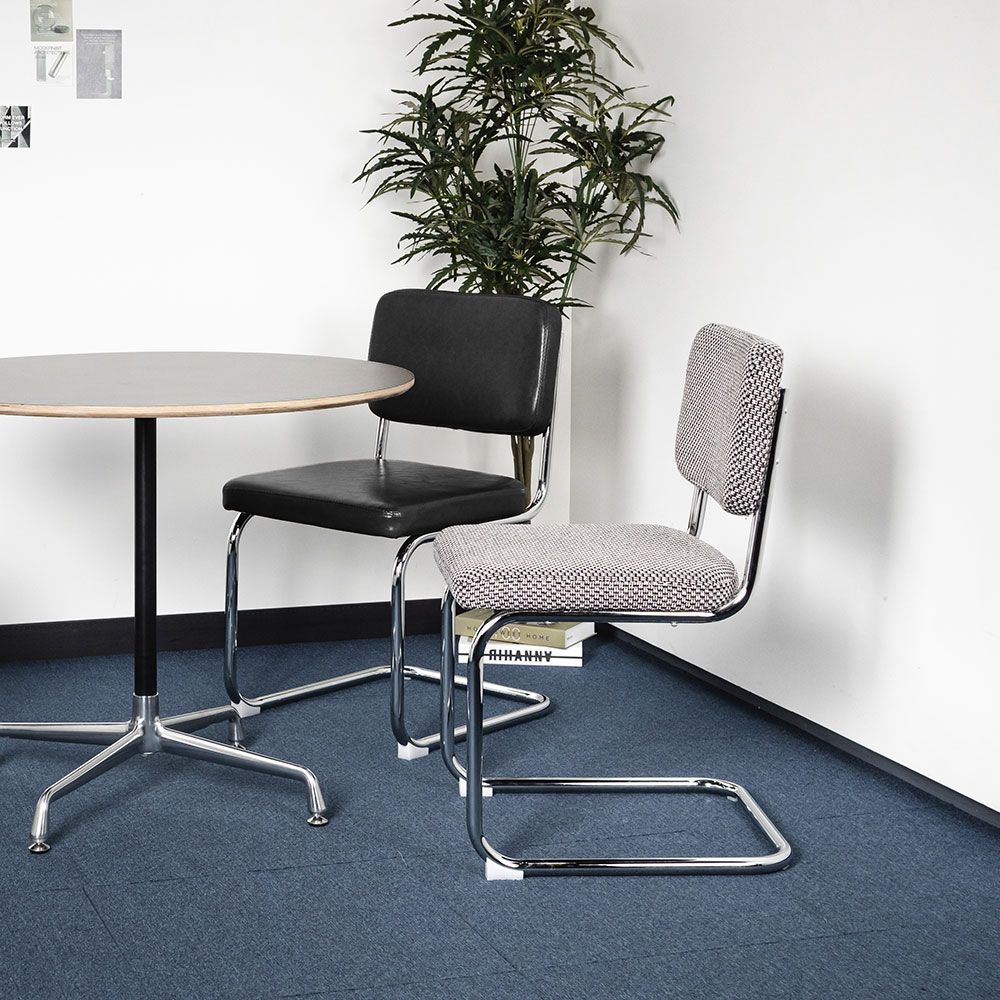 가죽의자 미드센추리 인테리어 철제 의자 캔틸레버 세스카 체어