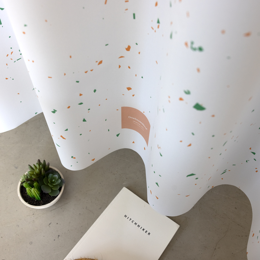 원세븐나인 스플래터 옐로그린 M 샤워커튼 호텔욕실 패브릭 가림막 베란다정리