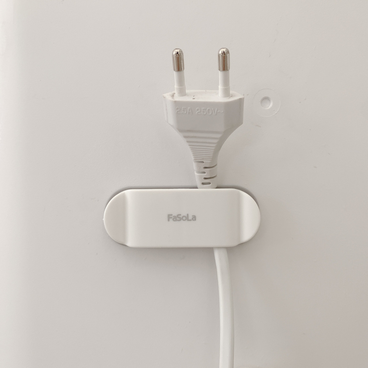 전기코드 정리 콘센트 걸이 매직후크 4p 제품 이미지