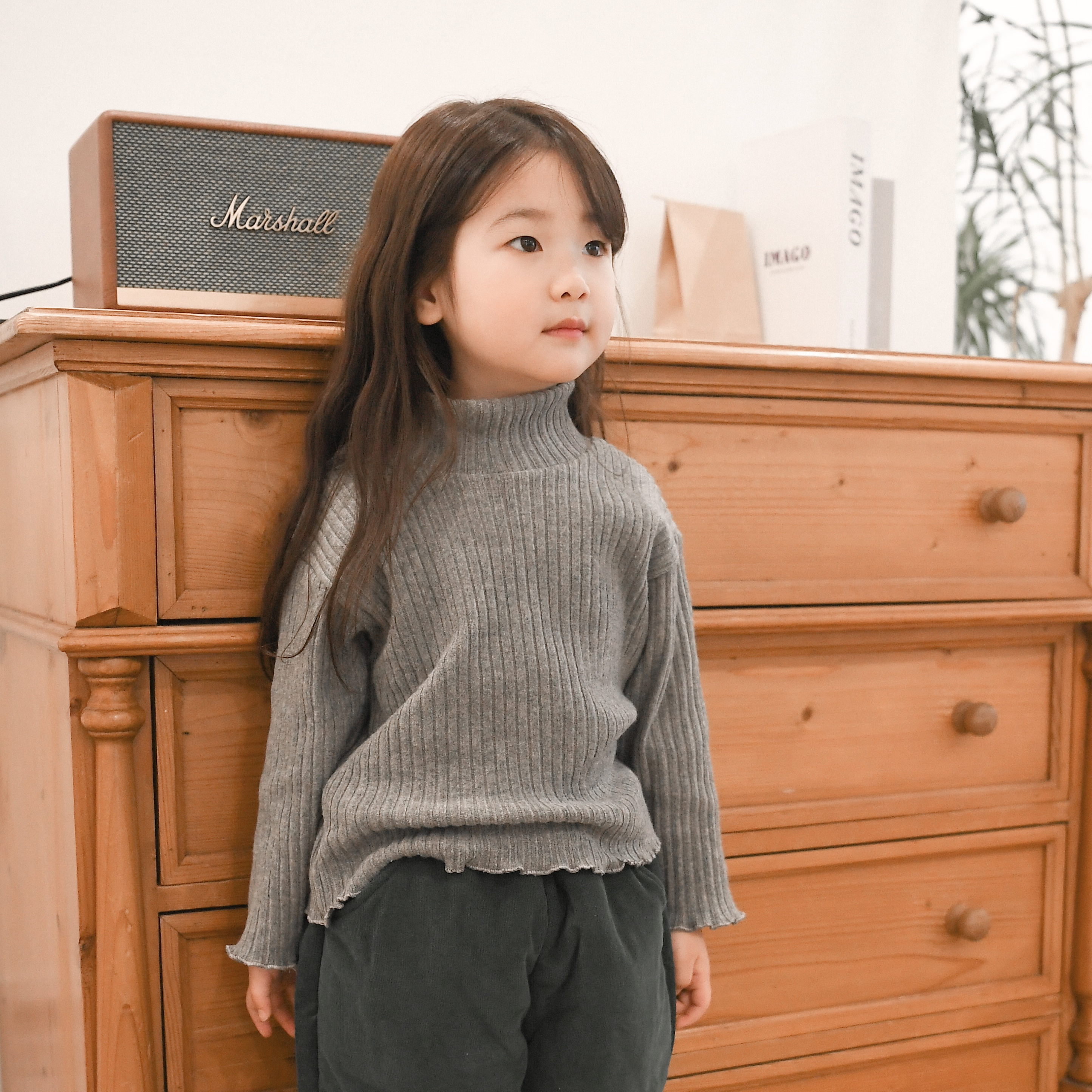 엠버 골지 니트 반폴라 티셔츠 겉기모 여아 아동목폴라 이미지 7