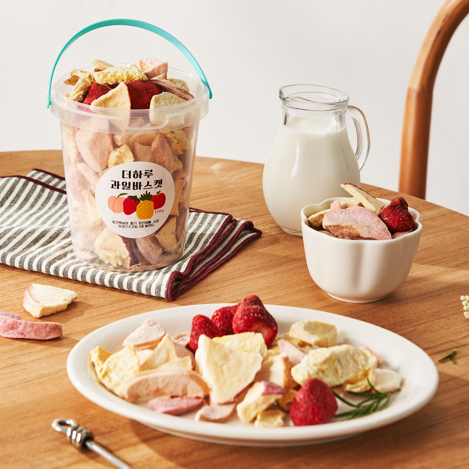 더하루과일바스켓/한통에 담은 동결건조과일칩 4종블랜딩 핑크복숭아 파인애플 딸기 사과 선물